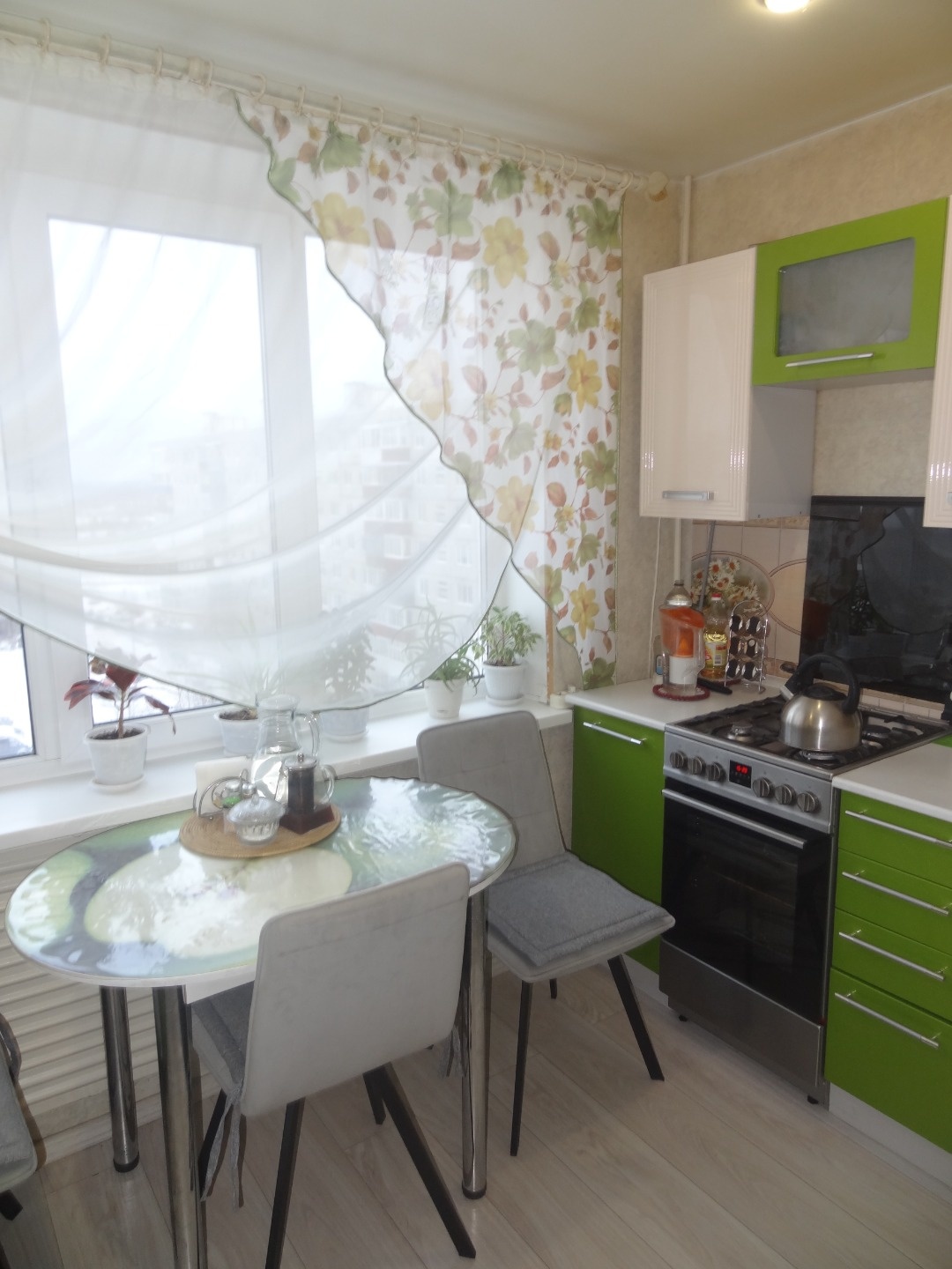 В ПРОДАЖЕ замечательная 3-к.КВАРТИРА 
пр. Дзержинского - д.1 корп.3

- в панельном доме ульяновской серии 1978 г.п.
- этаж 8/9,
- площадь общая 62,7/жилая 42/кухня 6,5 кв.м.
- все комнаты раздельные,
- балкон застеклен -ст/пак.,
- состояние хорошее - с ремонтом (натяжные потолки, все окна - стеклопа