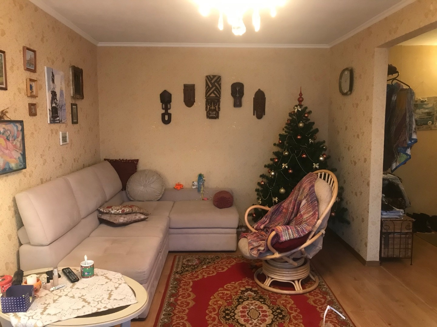 Прямая продажа, документы готовы! Подходит под любую форму оплаты — ипотека, маткапитал, наличные.
 О КВАРТИРЕ
	•	Площадь: 44,6 м²
	•	Этаж: 5 из 5 (не угловая, проблем с протечками нет)
	•	Комнаты смежные
	•	Есть балкон и удобная кладовка
	•	Частично выполнен ремонт:
    - перебраны полы, настелен л