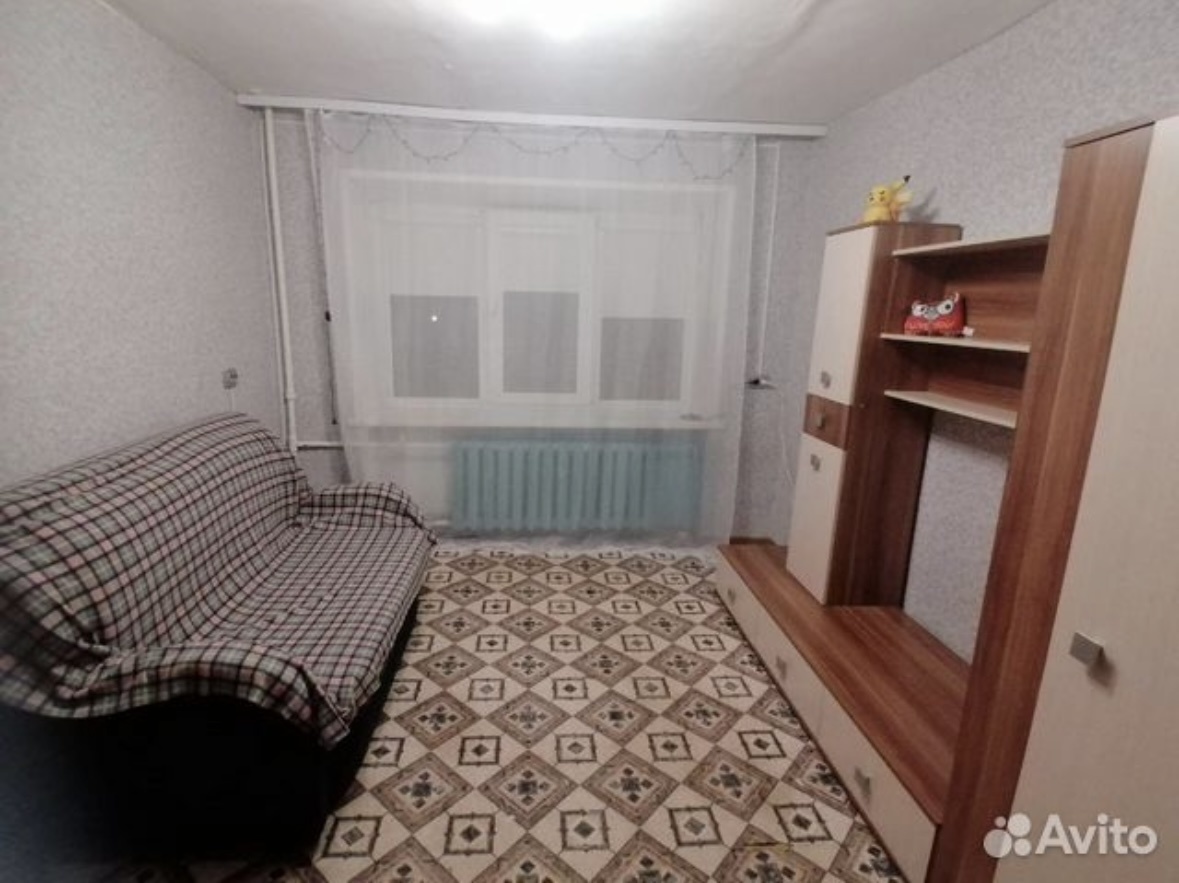 Сдается комната 
Рядом САФУ 
Есть все необходимое 
Цена 12 тр + свет 
