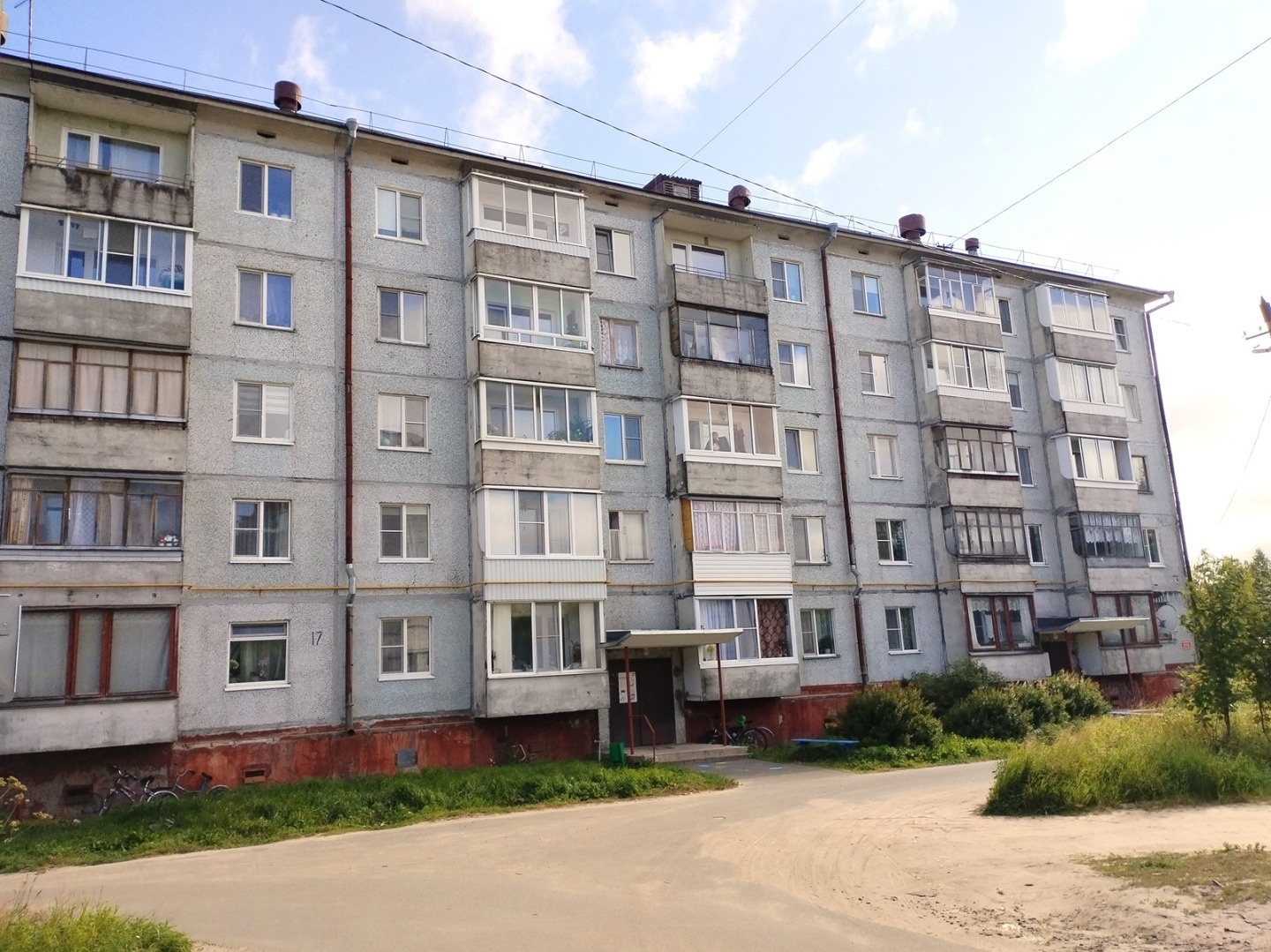 Сдается уютная , однокомнатная квартира на длительный срок!
Хорошее состояние квартиры,мебель и бытовая техника(стиральная машина,холодильник).
13000 рублей +все коммунальные платежи!
10000 рублей (залог ,возвратный, можно на два раза).
15000 комиссия(единоразовый платеж)
