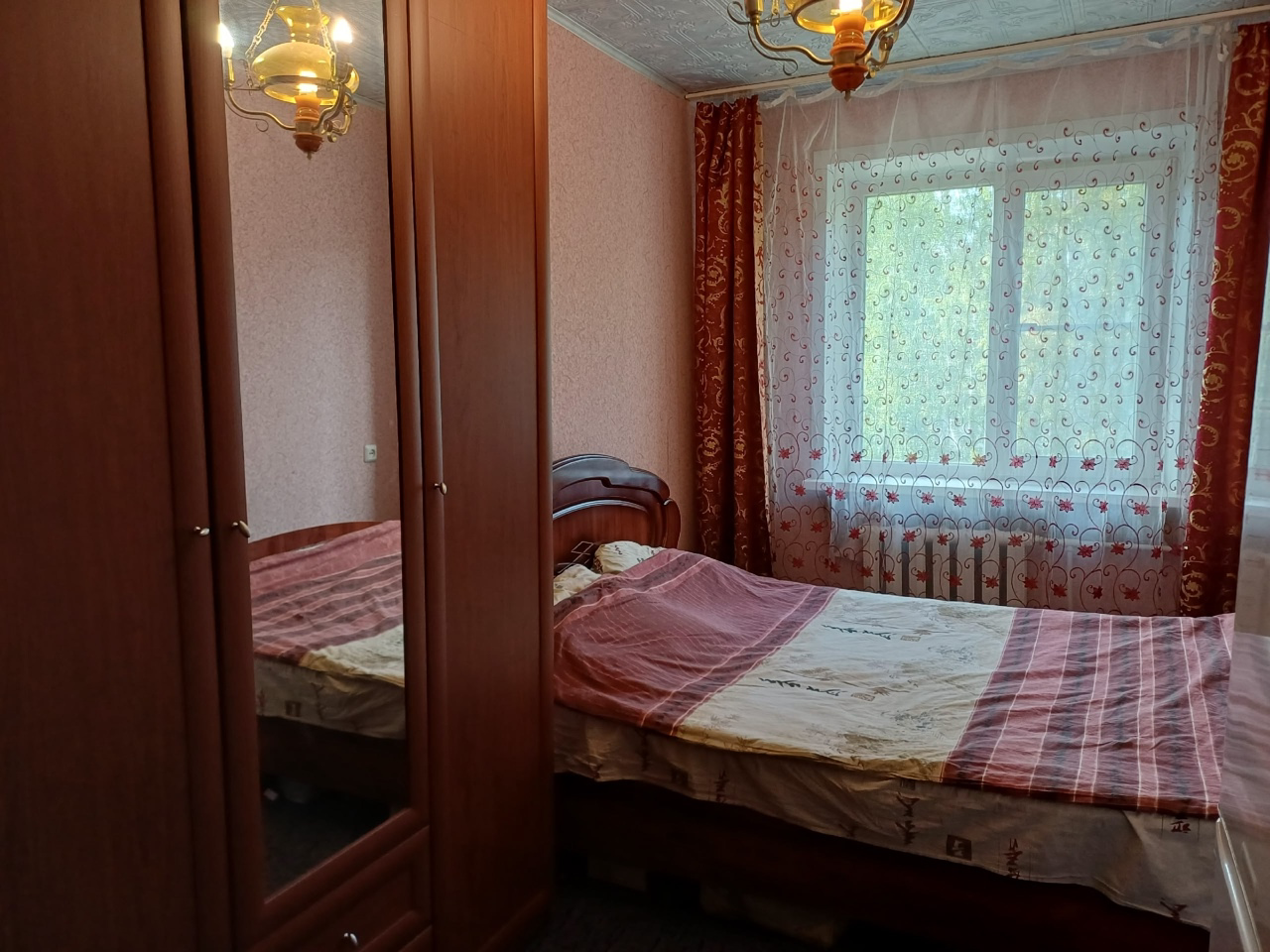 Арктическая ипотека подходит‼
На продаже 2-х комнатная квартира 
Квартира в обычном состоянии, установлены стеклопакеты, счетчики на все, Водопроводная и канализационная система менялась.
 Комнаты раздельно, су совмещенный. 
Квартира очень теплая, в шаговой доступности магазины, остановка общественн