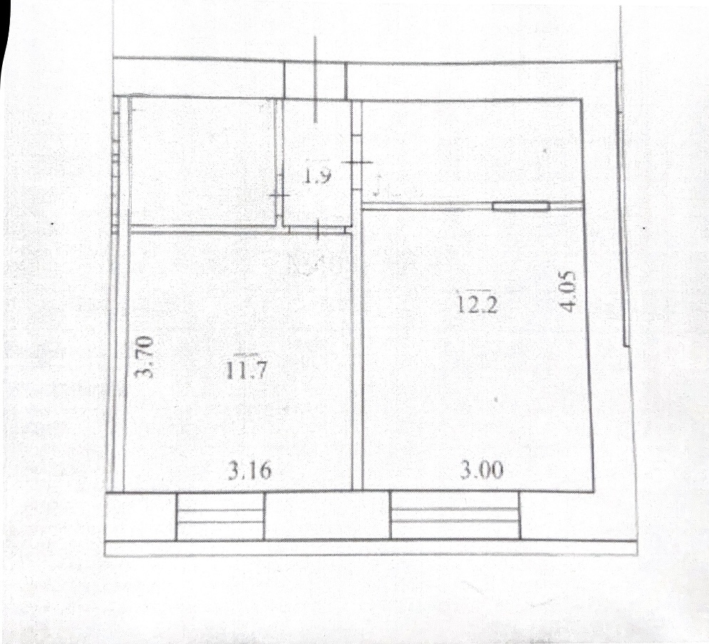 На Прямой Продаже жилое помещение, можно сделать отличную просторную 1 комнатную квартиру, или оставить как есть, использовать как две комнаты с кухней-нишей.
Пластиковые окна.
Установлены счетчики.
Остается водонагреватель и места хранения.