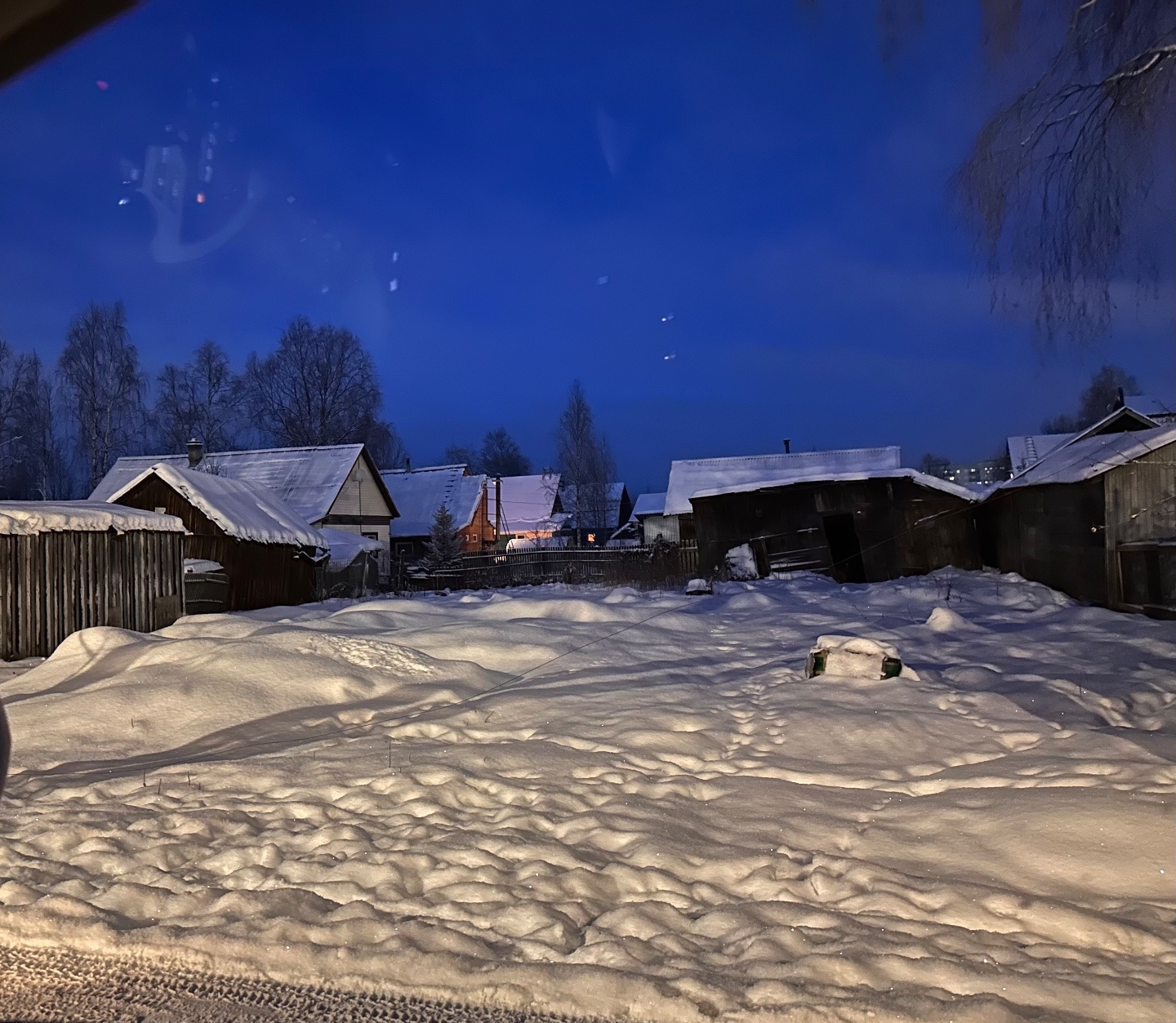 Продается участок ИЖС 5,22 сотки в районе Майская горка, рядом с озером Бутыгино.

Отличный вариант для строительства дома для постоянного проживания. Круглогодичный удобный подъезд, участок сухой, не подтапливается.

Коммуникации рядом. Есть возможность подвести воду, колодец находится напротив дом