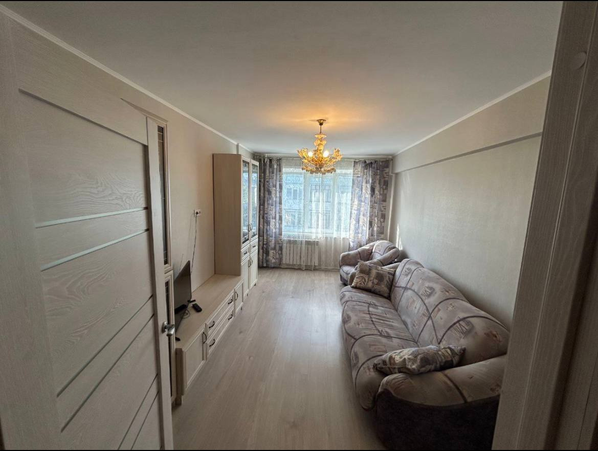 На прямой продаже  2-комнатная квартира в развитом микрорайоне Майская Горка (Архангельск)
Один взрослый собственник • Никто не прописан •В собственности более 5 лет • Вся сумма в договоре
Все документы готовы — быстрый выход на сделку
Планировка
• Раздельные комнаты, удобная планировка.
• Функциона