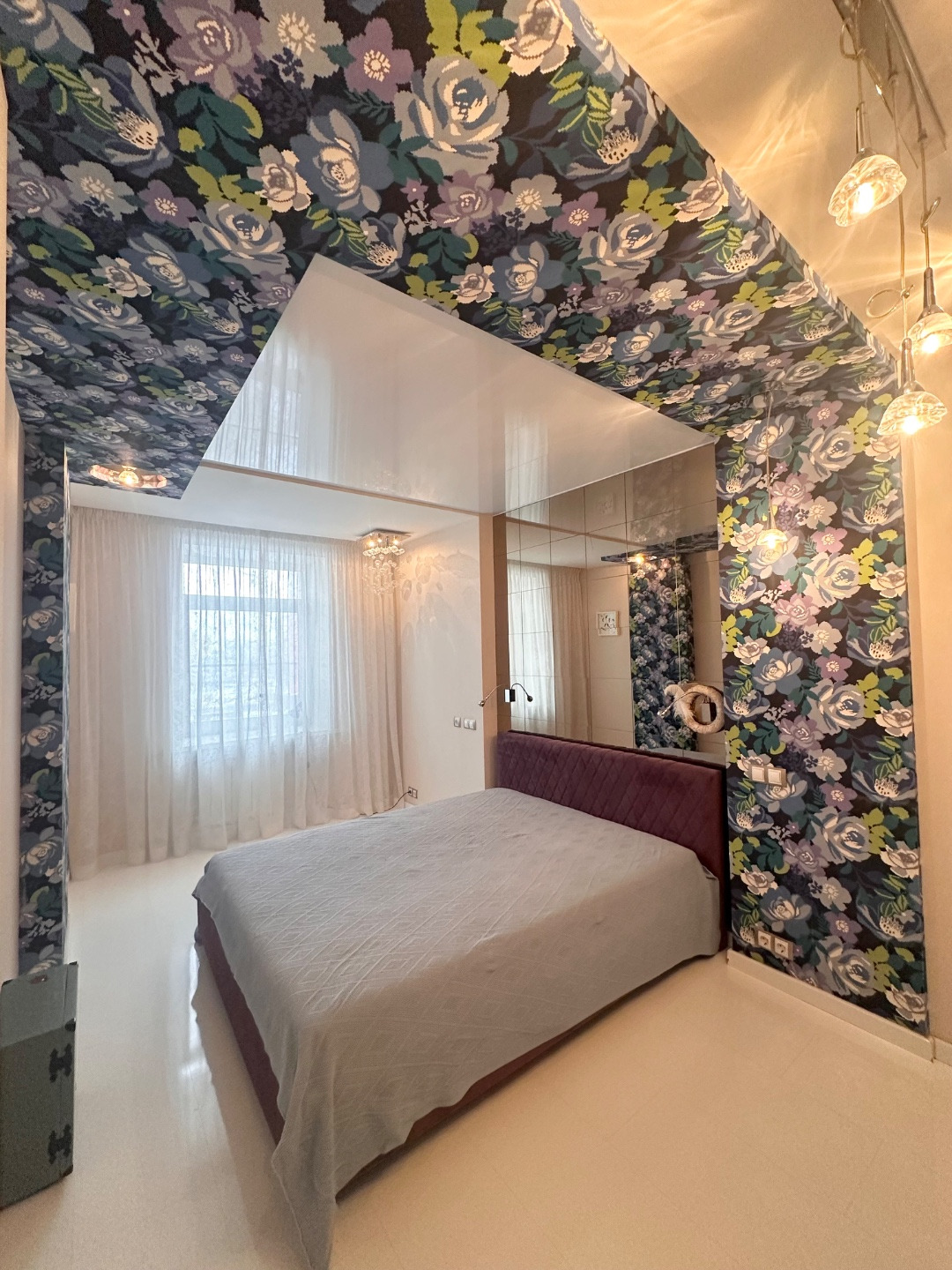 Продаётся уникальная евро трёхкомнатная квартира в кирпичном доме, построенном в 2008 году, расположенная в  центральном районе города.
В доме установлены камеры видеонаблюдения, в подъезде работает консьерж, что обеспечивает дополнительную безопасность и удобство для жителей. 

Преимущества квартир