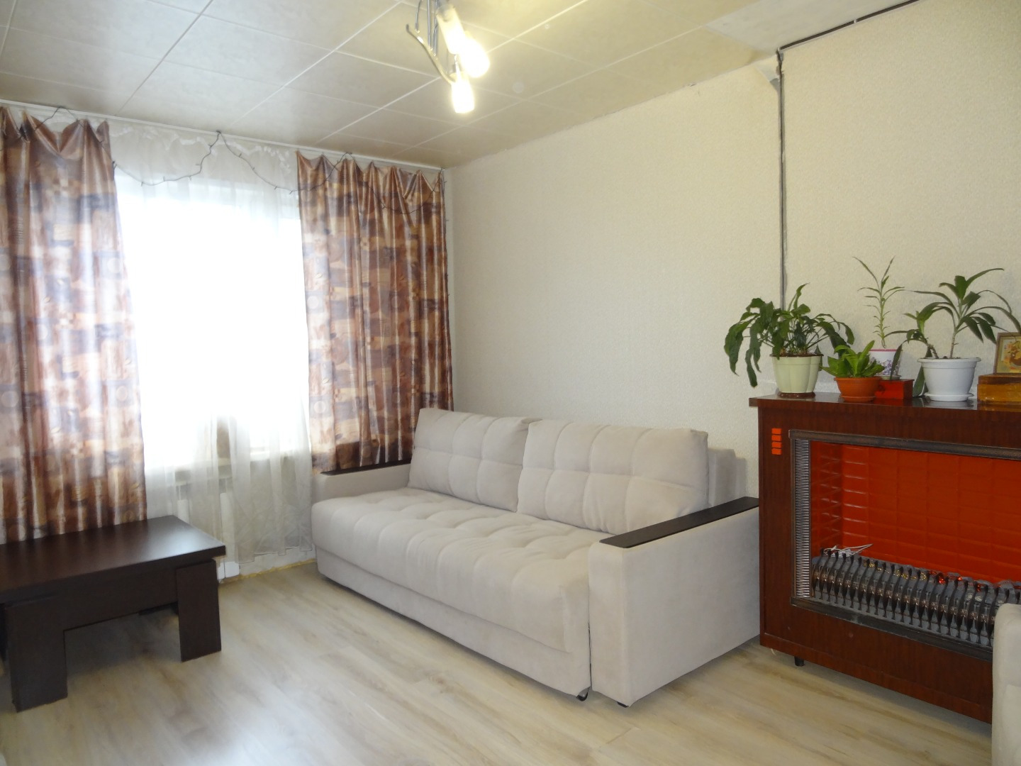  Возможна АРКТИЧЕСКАЯ ИПОТЕКА под 2% на эту квартиру!
ПРОДАЕТСЯ 1-к.КВАРТИРА - Архангельское шоссе -д.81 (г.Северодвинск)
- в панельном доме 1988 года постройки
- этаж 1/5, без балкона,
- площадь общая 31,2 /жилая 15/ кухня 7,3 кв.м.
- санузел раздельный,
- окна - стеклопакеты,
- входная метал.дверь