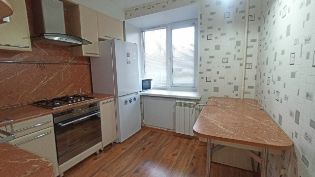 Продаётся однокомнатная квартира в хорошем состоянии, в округе Варавино-Фактория,
Квартира очень теплая, светлая. При продаже остается вся мебель( кроме дивана) и бытовая техника( встроенная четырехконфорочная газовая панель+электрическая духовка фирмы Kaizer в отличном состоянии, холодильник новый 