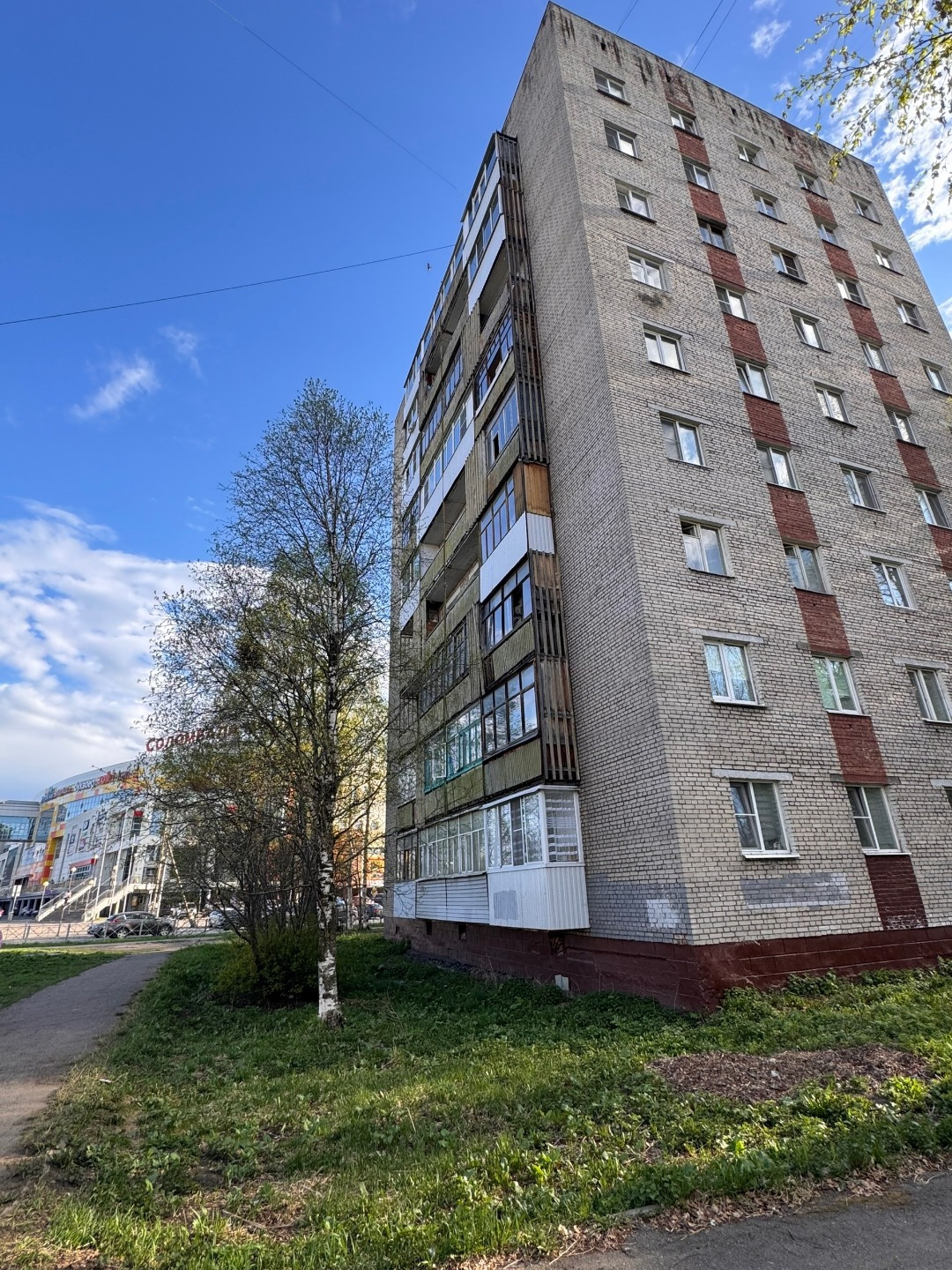 В продаже 1к. квартира  в самом центре соломбалы! 
Дом 1972 г.п.

Cвeтлaя, тёплaя квaртиpa в киpпичнoм дoме — это гаpaнтия нaдёжности, комфopтa и oтличнaя теплoизoляция.

Общая площадь 30,2 м2
Просторная ванная комната ( совмещен) 
Есть застекленный балкон на 2 окна
Отдельный входной тамбур на неско