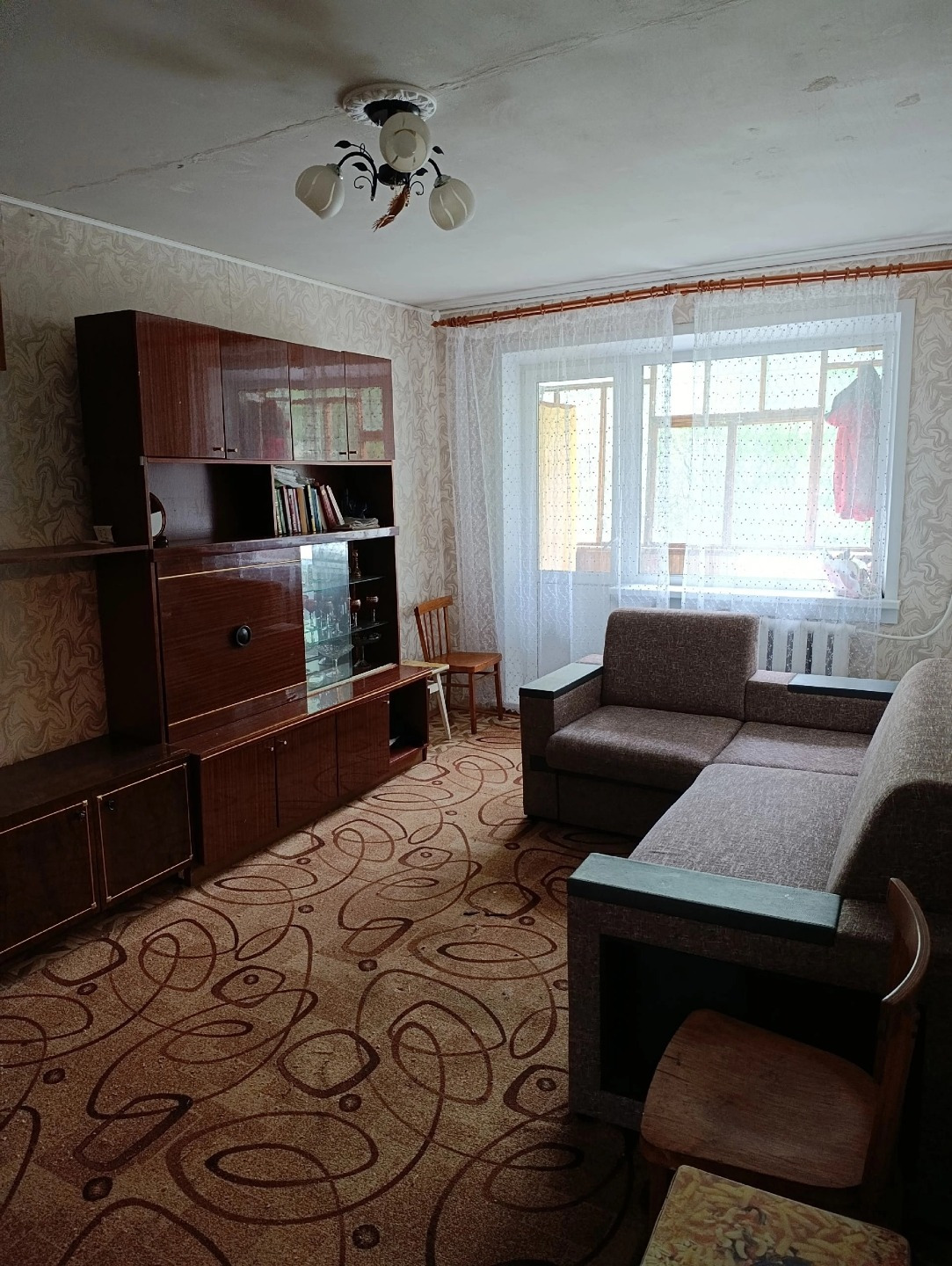 Продам квартиру в обычном состоянии. Прямая продажа. Комнаты на разные стороны, «вагончик». Освобождена.