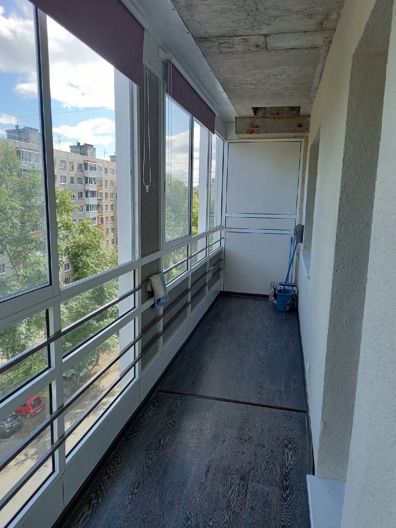 В ПРОДАЖЕ  уютная 1-к.КВАРТИРА в современном доме!
ул.Самойло - д.15

- в ЖК «Европейский» -  монолитный дом 2017 г.п. переменной этажности 
- этаж 6 из 8, 
- площадь общая 35,1/жилая 16,9/кухня 8,3 кв.м. 
- большая застекленная лоджия 7,9 кв.м. 
- состояние - с хорошим ремонтом -Заезжай и живи!
- м